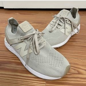 New balance tennis shoes